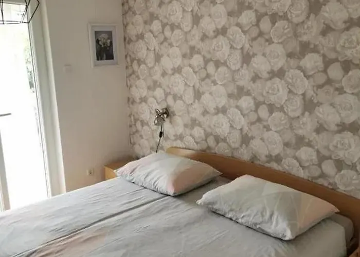 And With Parking Space - 24373